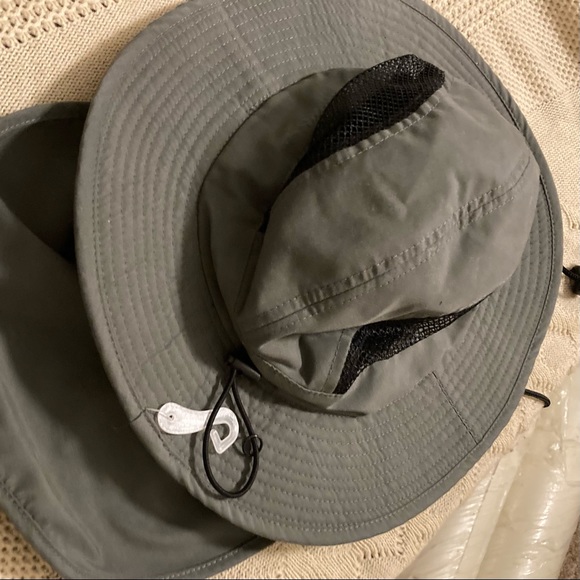 NWOT Fisherman’s Hat with Neck Sun Protection - Picture 3 of 3
